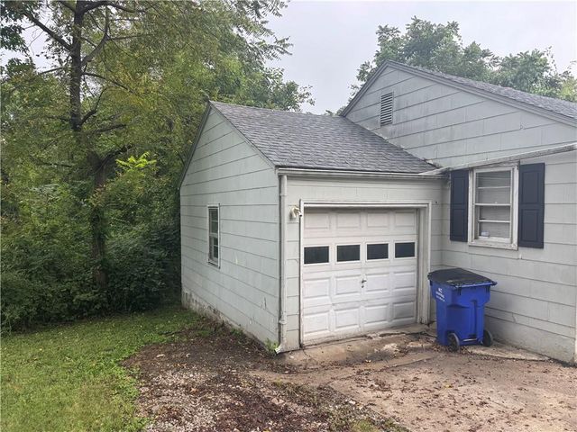 9708 E 67th Terrace, Raytown, MO 64133