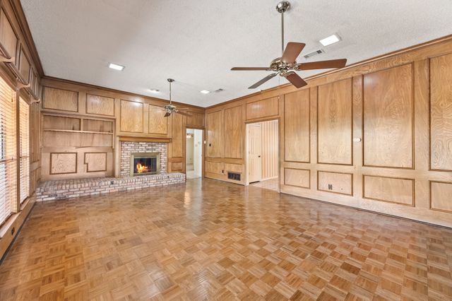 2106 Meadowview Circle, Garland, TX 75043