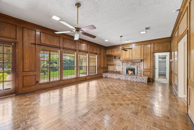 2106 Meadowview Circle, Garland, TX 75043