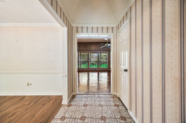 2106 Meadowview Circle, Garland, TX 75043