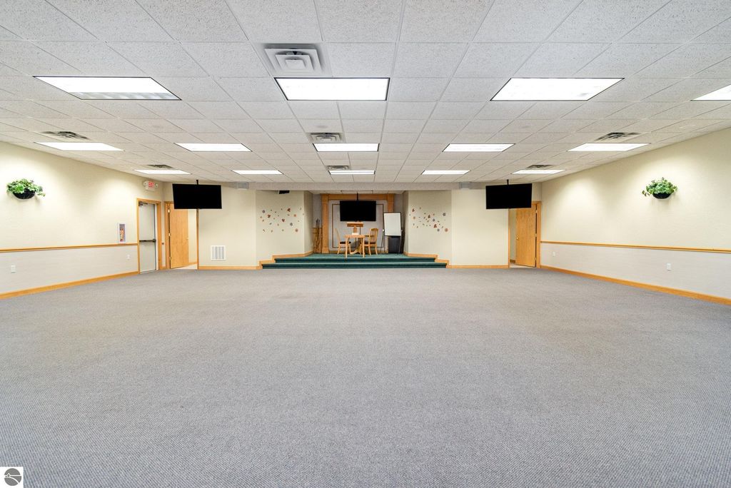 Image 17 of property listing at 4093 M-65, Hale, MI 48739