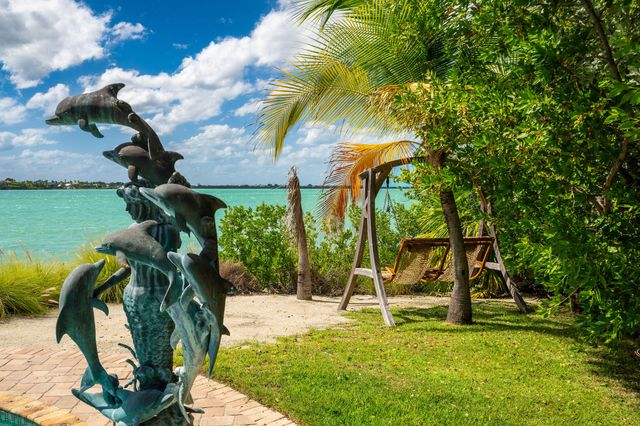 30 Cannon Royal Drive, Shark Key, FL 33040