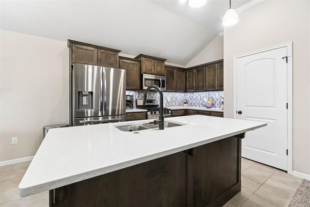 18401 Groveton Boulevard, Edmond, OK 73012