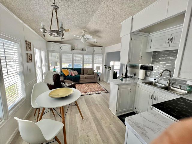 9000 US HIGHWAY 192 929, Clermont, FL 34714