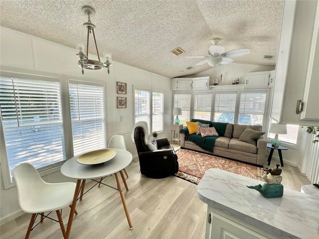 9000 US HIGHWAY 192 929, Clermont, FL 34714