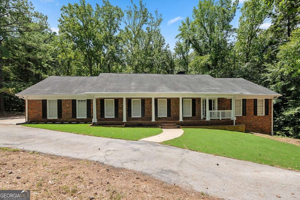 140 Old Fairburn Close SW, South Fulton, GA 30331
