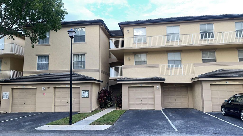 2060 Greenview Shores Boulevard 305, Wellington, FL 33414