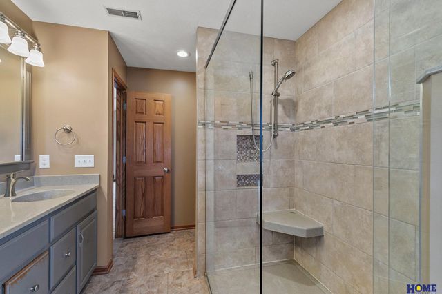 6851 Shadow Ridge Road, Lincoln, NE 68512