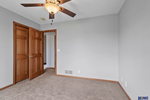 6851 Shadow Ridge Road, Lincoln, NE 68512