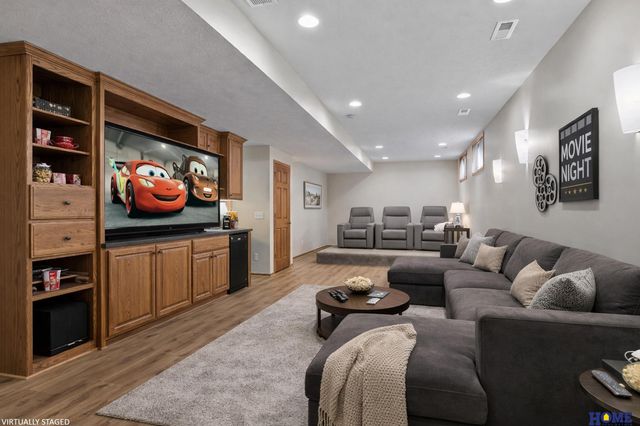 6851 Shadow Ridge Road, Lincoln, NE 68512