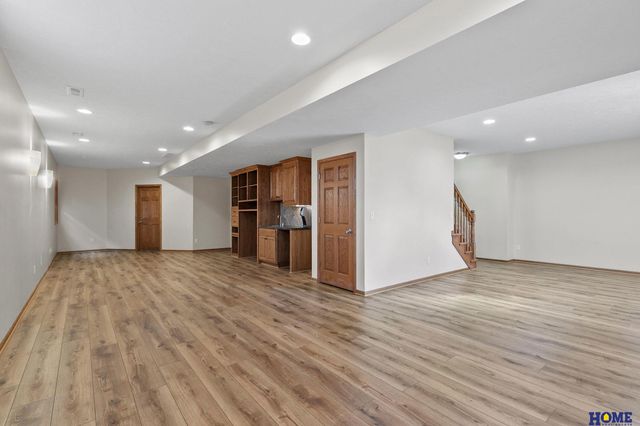 6851 Shadow Ridge Road, Lincoln, NE 68512