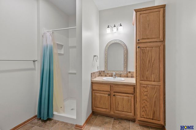 6851 Shadow Ridge Road, Lincoln, NE 68512