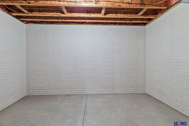 6851 Shadow Ridge Road, Lincoln, NE 68512