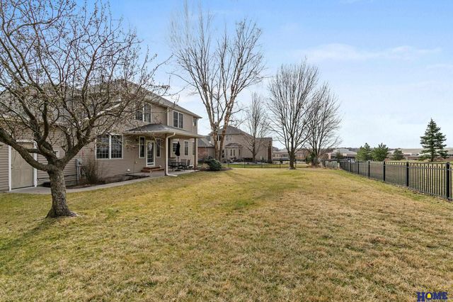 6851 Shadow Ridge Road, Lincoln, NE 68512