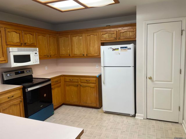 218 Edgehaven Dr, Baton Rouge, LA 70810