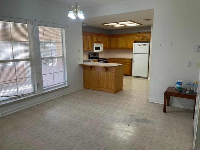 218 Edgehaven Dr, Baton Rouge, LA 70810