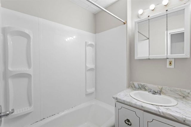 377 Manchester Street, Manchester, NH 03103