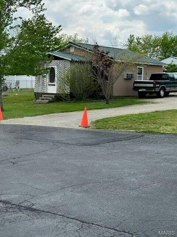 1162 E Karsch Boulevard, Farmington, MO 63640