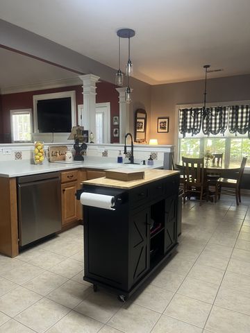 2102 Salem Woods Dr, Rockvale, TN 37153