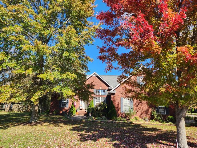 2102 Salem Woods Dr, Rockvale, TN 37153