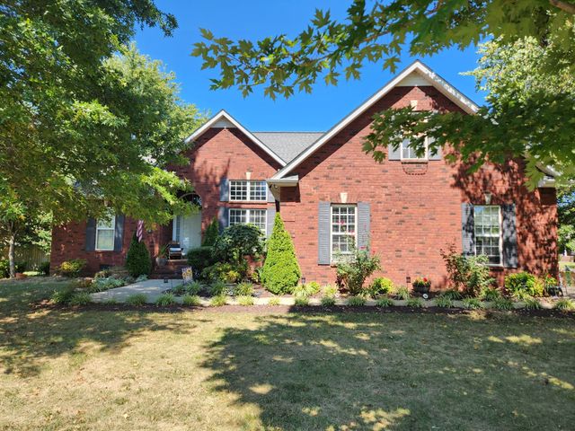 2102 Salem Woods Dr, Rockvale, TN 37153