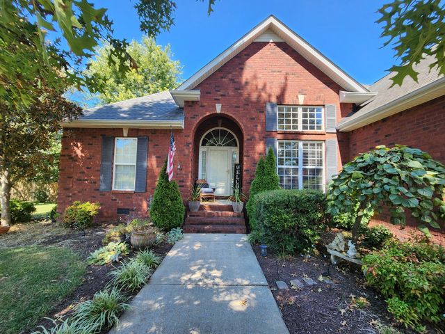 2102 Salem Woods Dr, Rockvale, TN 37153