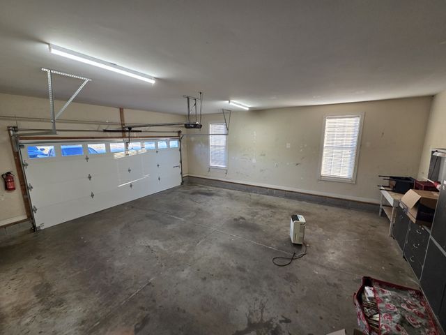 2102 Salem Woods Dr, Rockvale, TN 37153