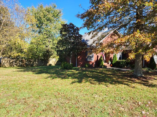 2102 Salem Woods Dr, Rockvale, TN 37153