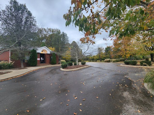 2102 Salem Woods Dr, Rockvale, TN 37153