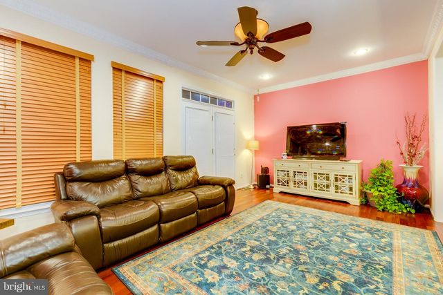 13665 SAINT JOHNS WOOD PL, Herndon, VA 20171