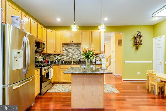 13665 SAINT JOHNS WOOD PL, Herndon, VA 20171