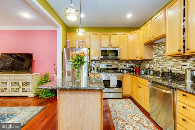 13665 SAINT JOHNS WOOD PL, Herndon, VA 20171