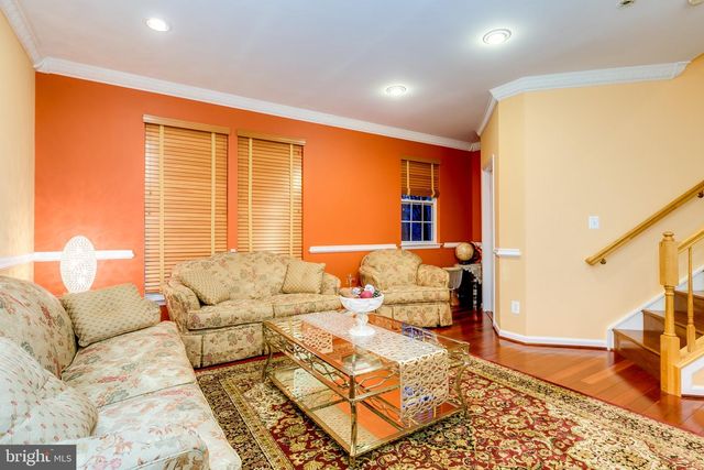 13665 SAINT JOHNS WOOD PL, Herndon, VA 20171