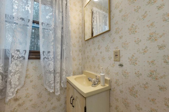 12 Blueberry Road, Windham, NH 03087