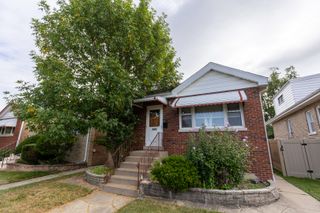 2433 S Keystone Avenue, North Riverside, IL 60546