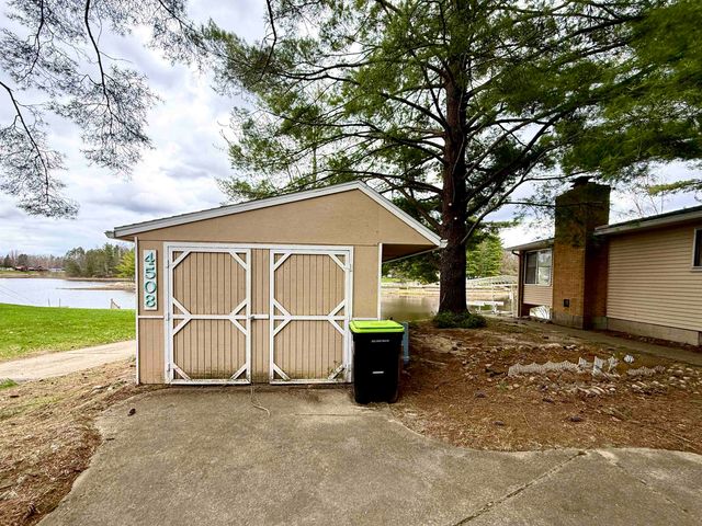 4508 Mohawk Trail, Gladwin, MI 48624