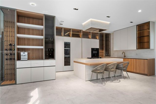 7453 NW 100th Ct, Doral, FL 33178