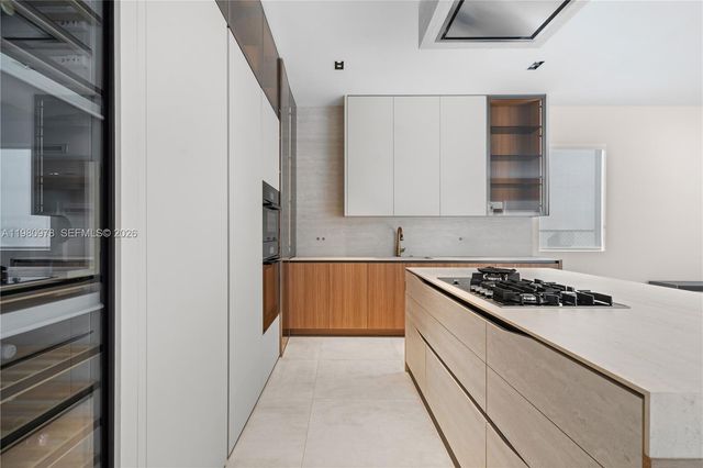 7453 NW 100th Ct, Doral, FL 33178