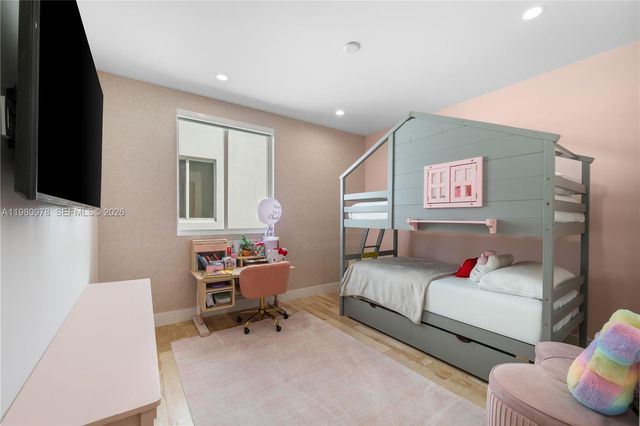 7453 NW 100th Ct, Doral, FL 33178