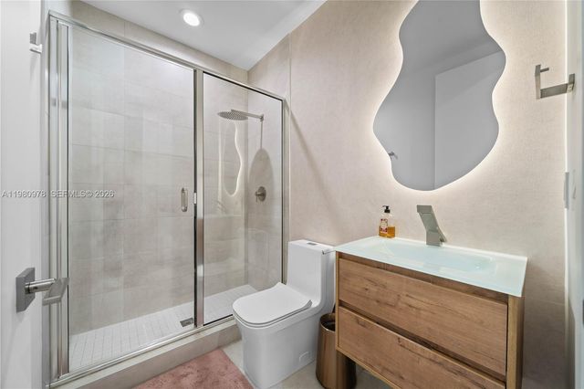 7453 NW 100th Ct, Doral, FL 33178