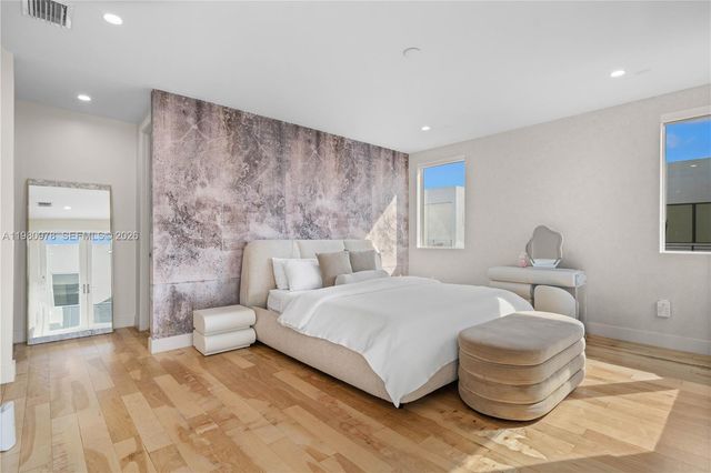 7453 NW 100th Ct, Doral, FL 33178