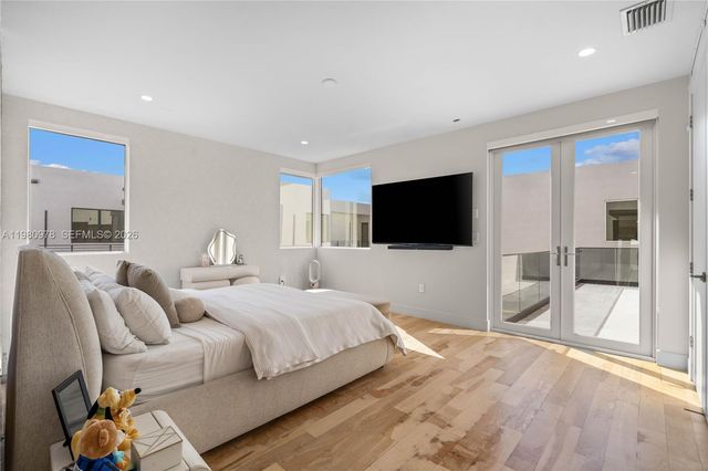 7453 NW 100th Ct, Doral, FL 33178