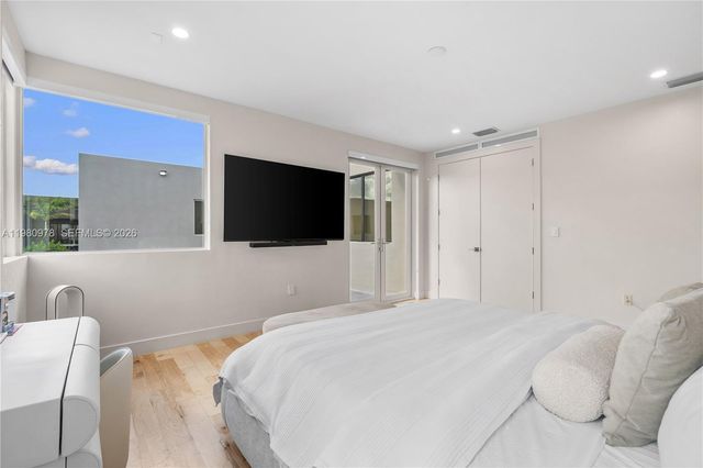 7453 NW 100th Ct, Doral, FL 33178