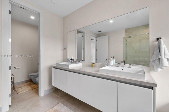 7453 NW 100th Ct, Doral, FL 33178