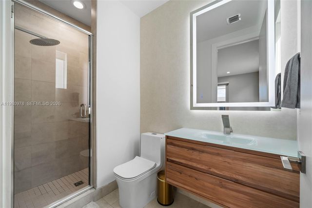 7453 NW 100th Ct, Doral, FL 33178