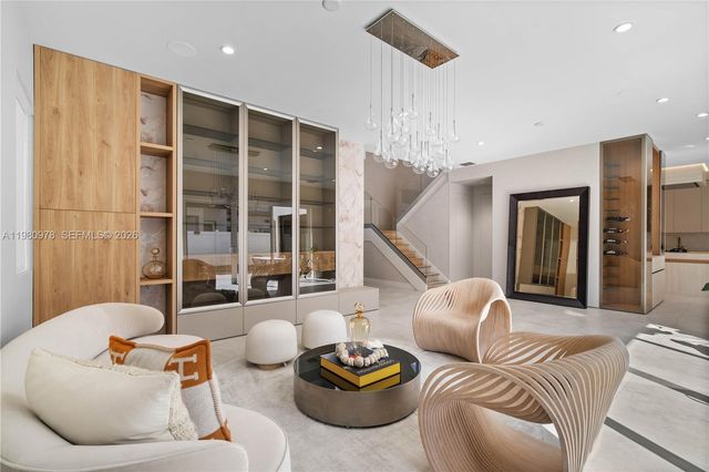 7453 NW 100th Ct, Doral, FL 33178