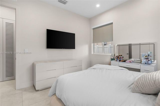 7453 NW 100th Ct, Doral, FL 33178