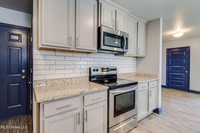 5261 Overland Drive, Biloxi, MS 39532