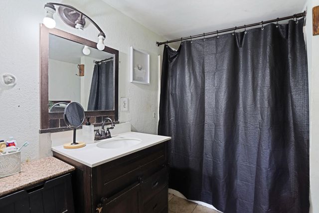 517 S Sacramento St, Lodi, CA 95240