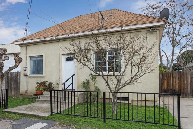 517 S Sacramento St, Lodi, CA 95240